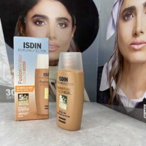 ضد آفتاب ایزدین Isdin فیوژن واتر رنگی مدل Medium