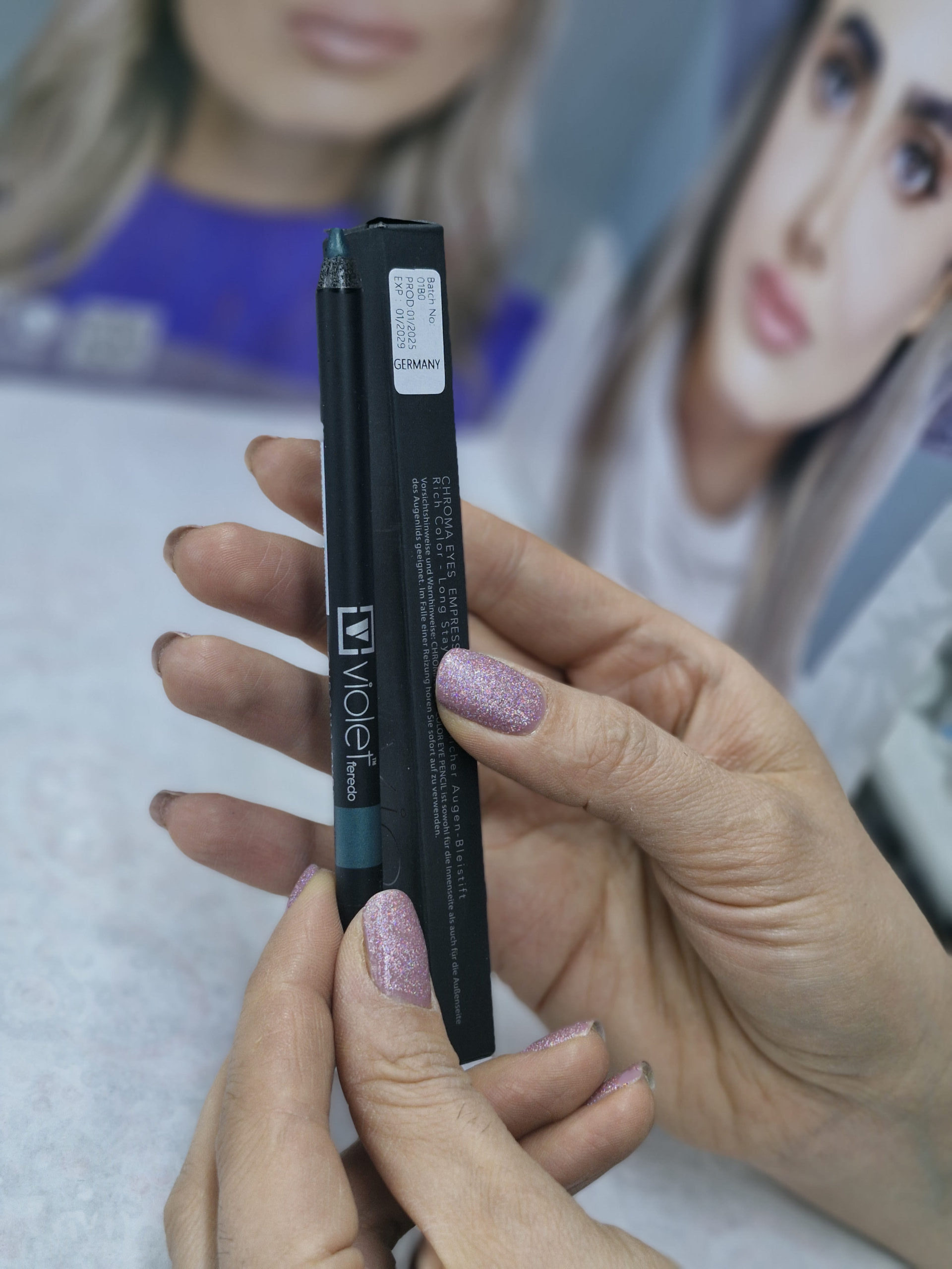 مداد چشم سبز ویولت