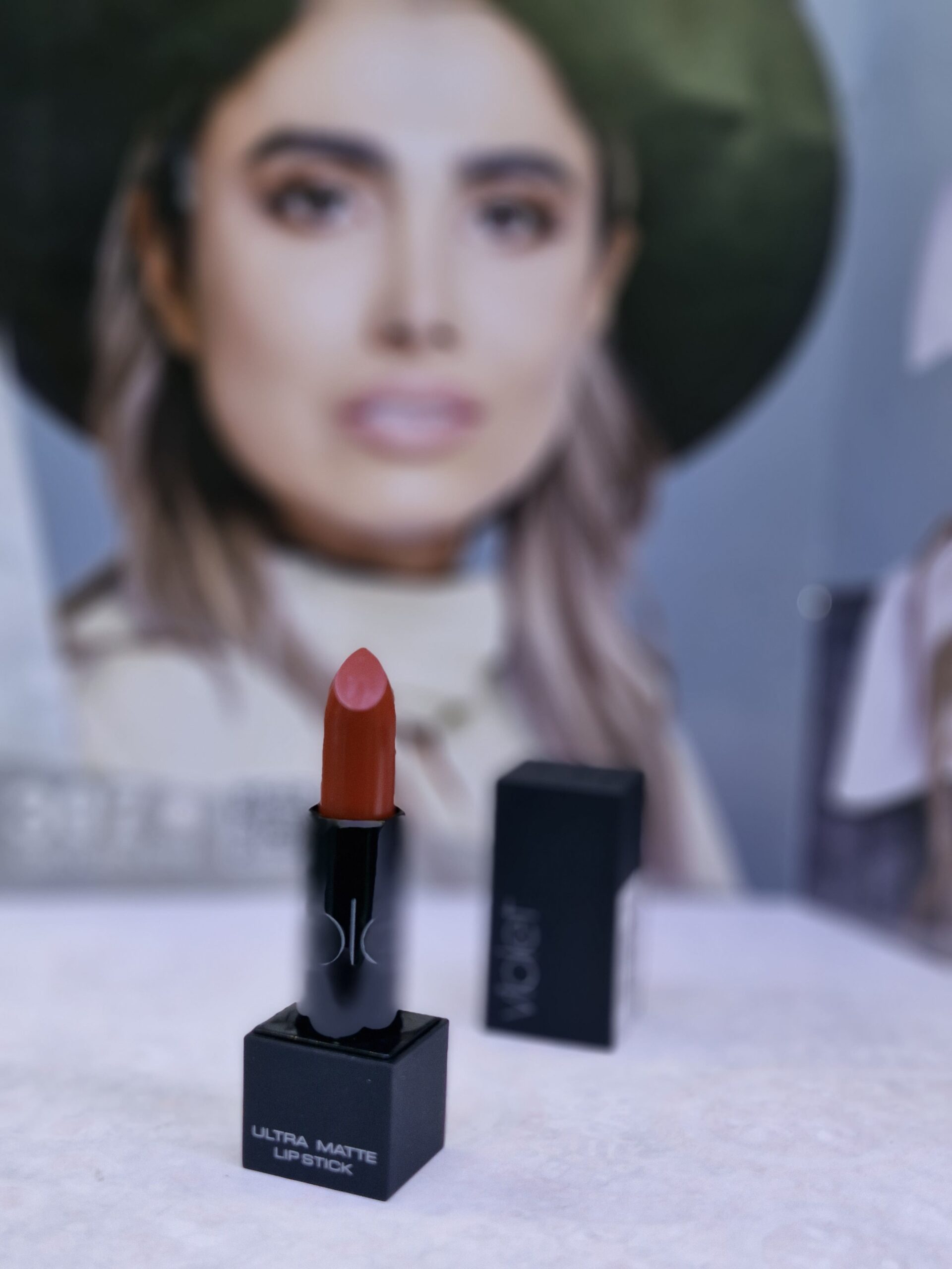 رژلب جامد مات 348