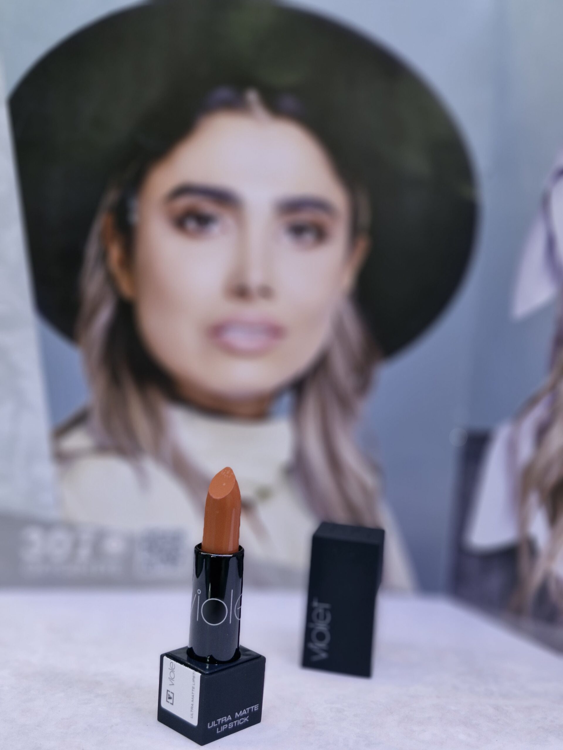 رژلب جامد مات ویولت کد 321