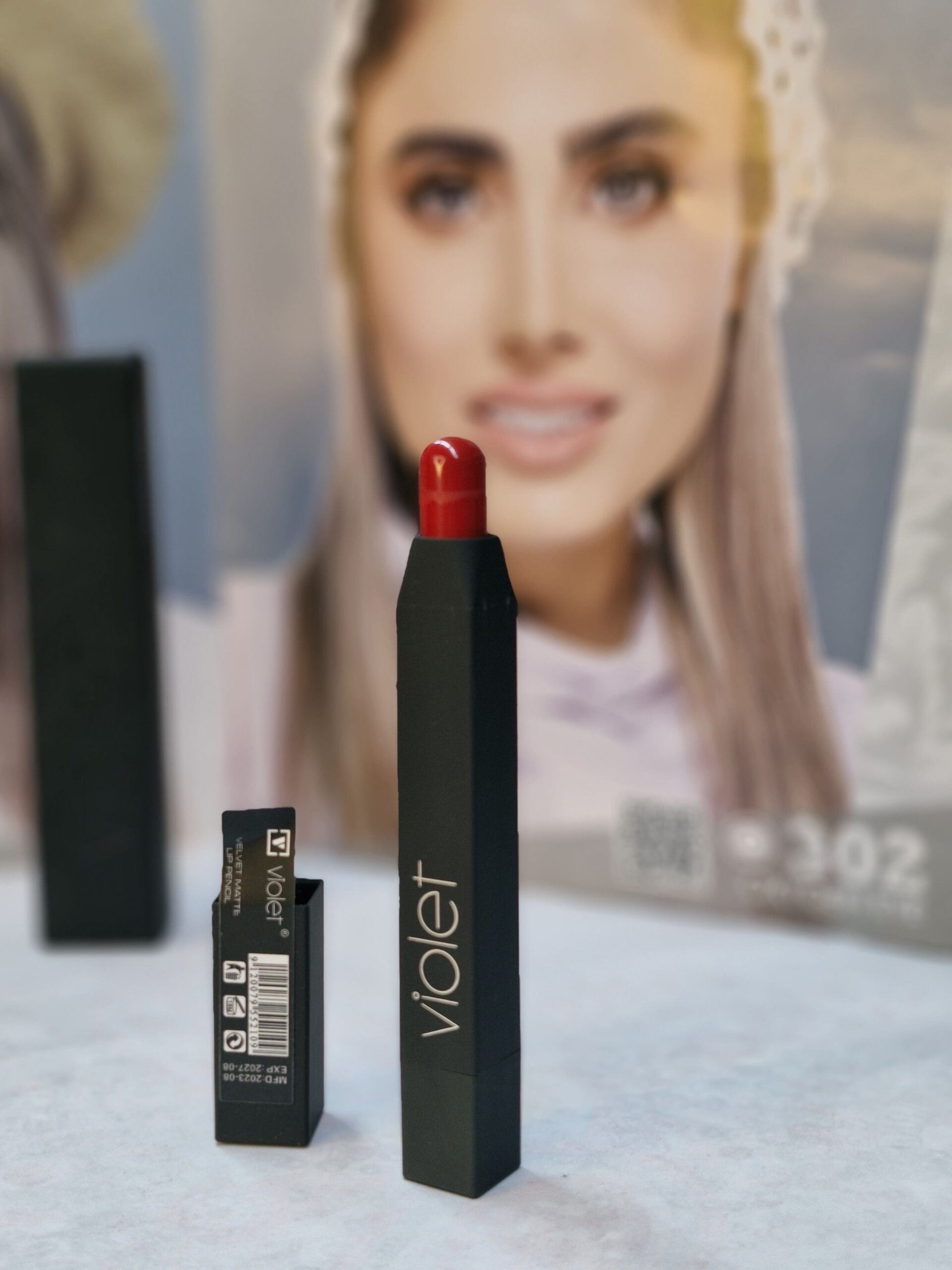 رژلب مخملی پیچی ویولت