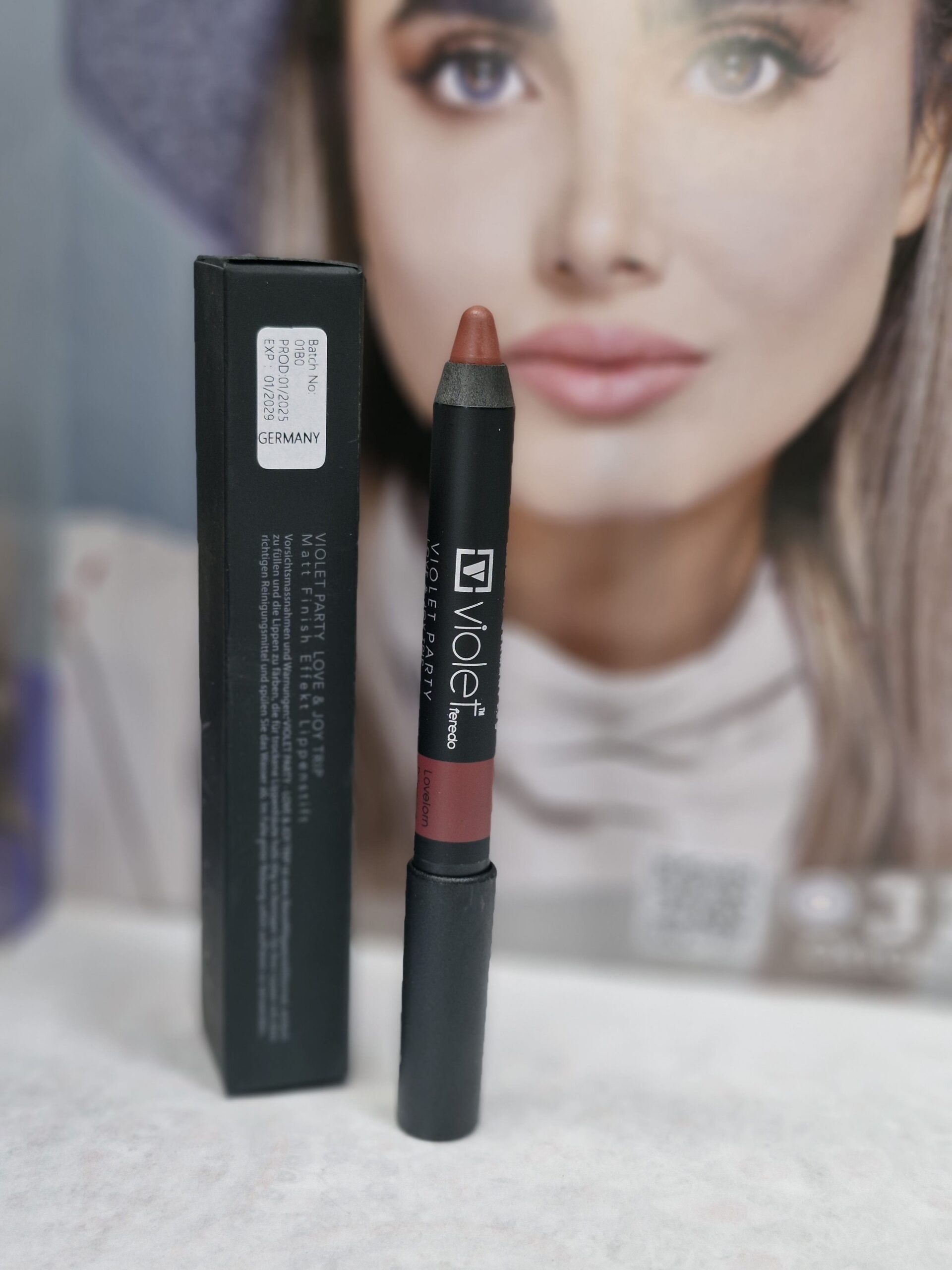 رژ لب مدادی شماره 18 ویولت