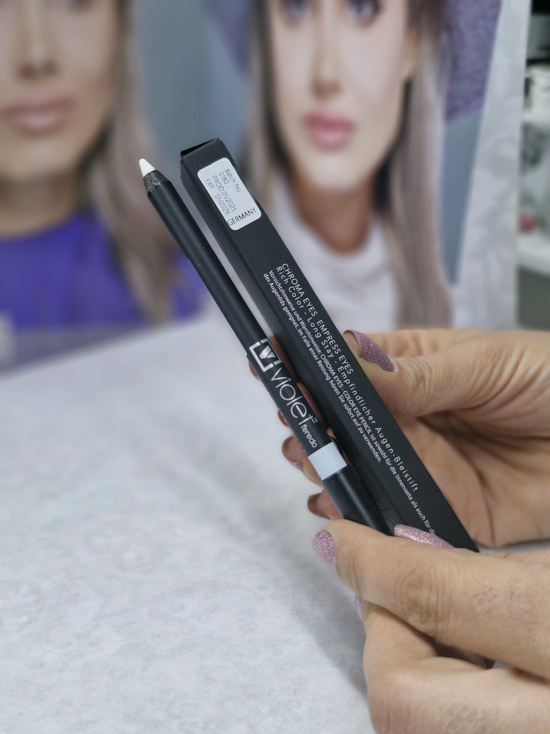 مداد چشم سفید ویولت