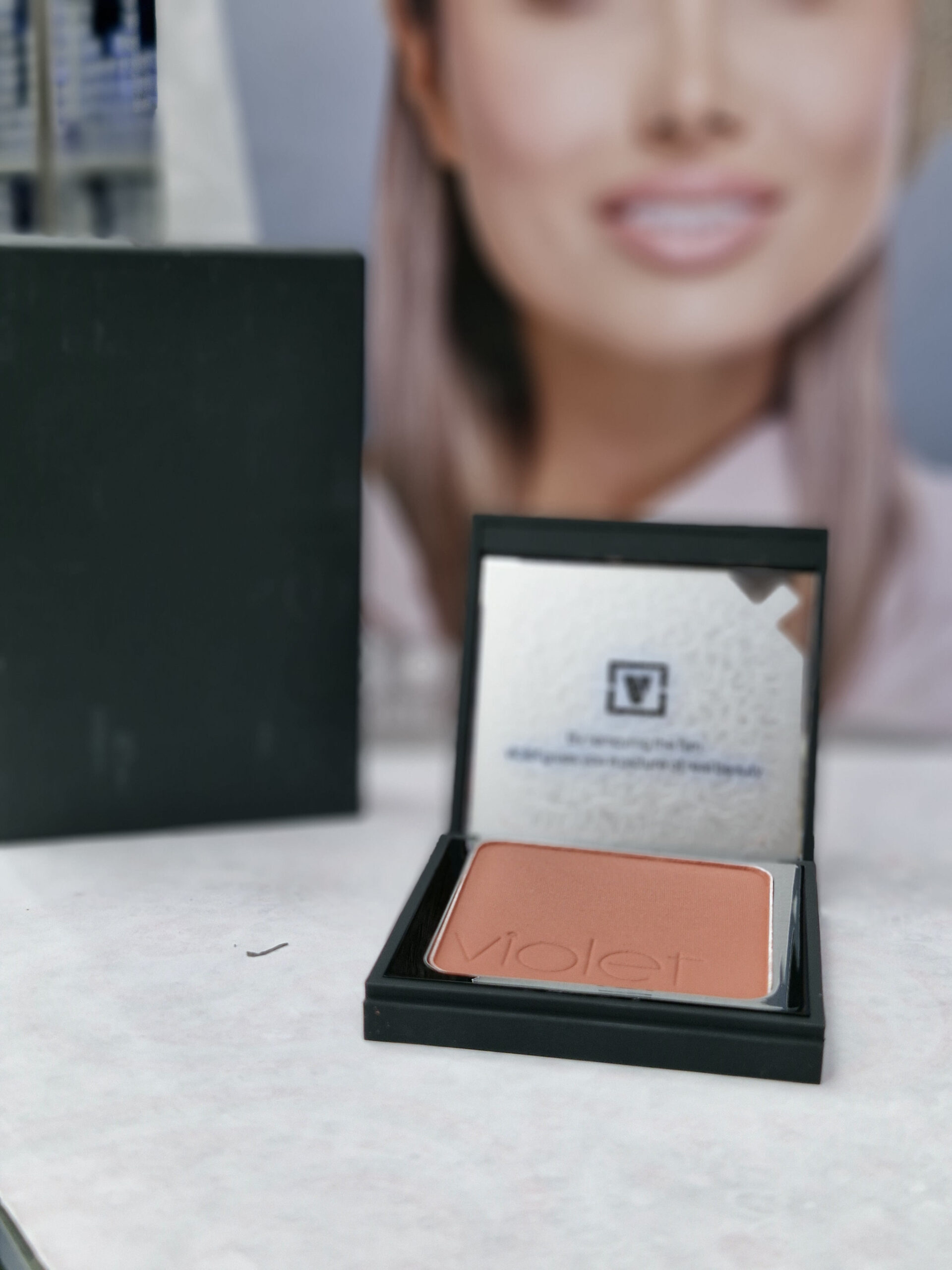 رژگونه مایع ویولت 04