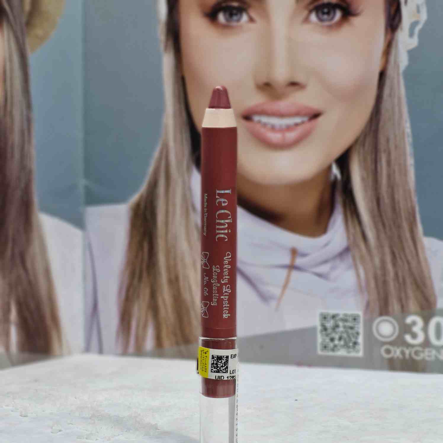 رژ لب مدادی مخملی لچیک شماره 06