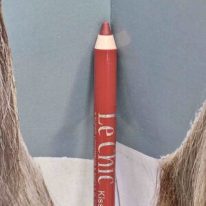 مداد لب بادوام لچیک شماره 142