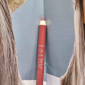 مداد لب لچیک شماره 143